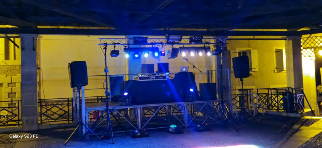 Régie DJ en extérieur de nuit